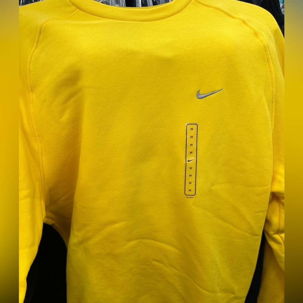 PERFECT CONDITION NWT Y2K Vintage 2005 Unisex Yellow Medium Nike Crewneck Soft